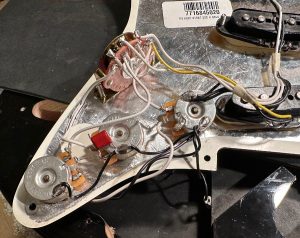 Support - Stratocaster Mid Circuit Booster Kit Installation - Eric Clapton